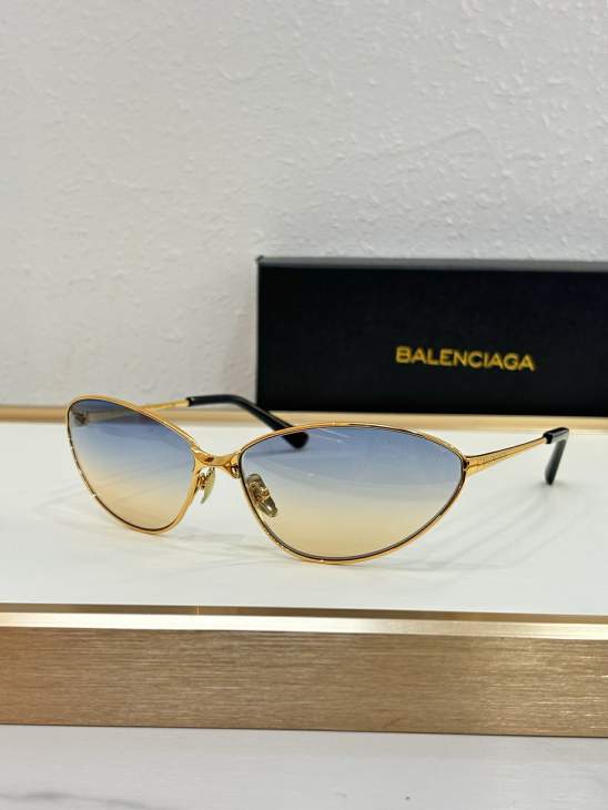 Picture of Balenciaga Sunglasses _SKUfw80882061fw